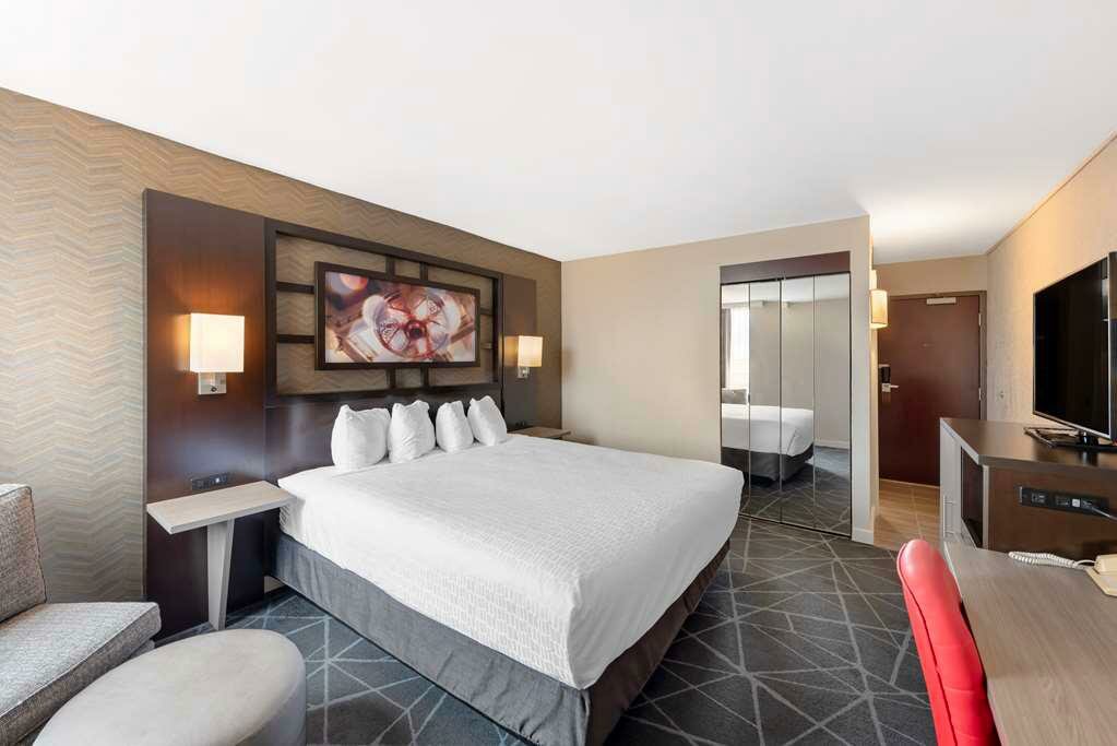 Фото Best Western Plus Austin Central