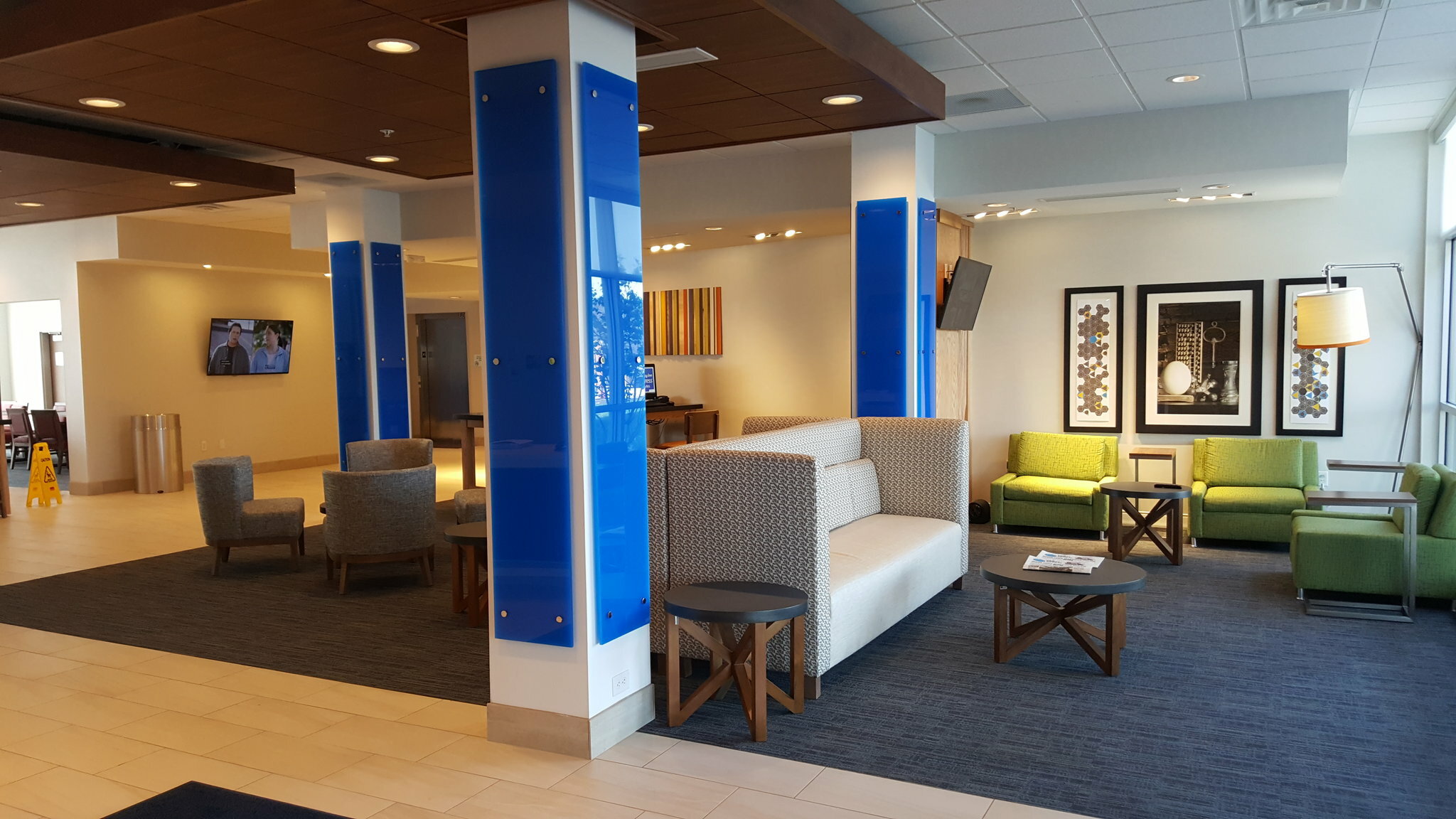 Фото Holiday Inn Express & Suites Toledo West, an Ihg Hotel