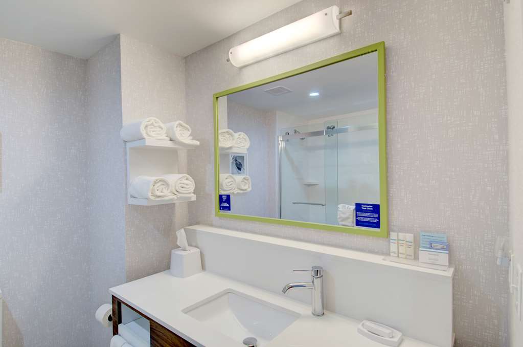 Фото Hampton Inn & Suites Portland West