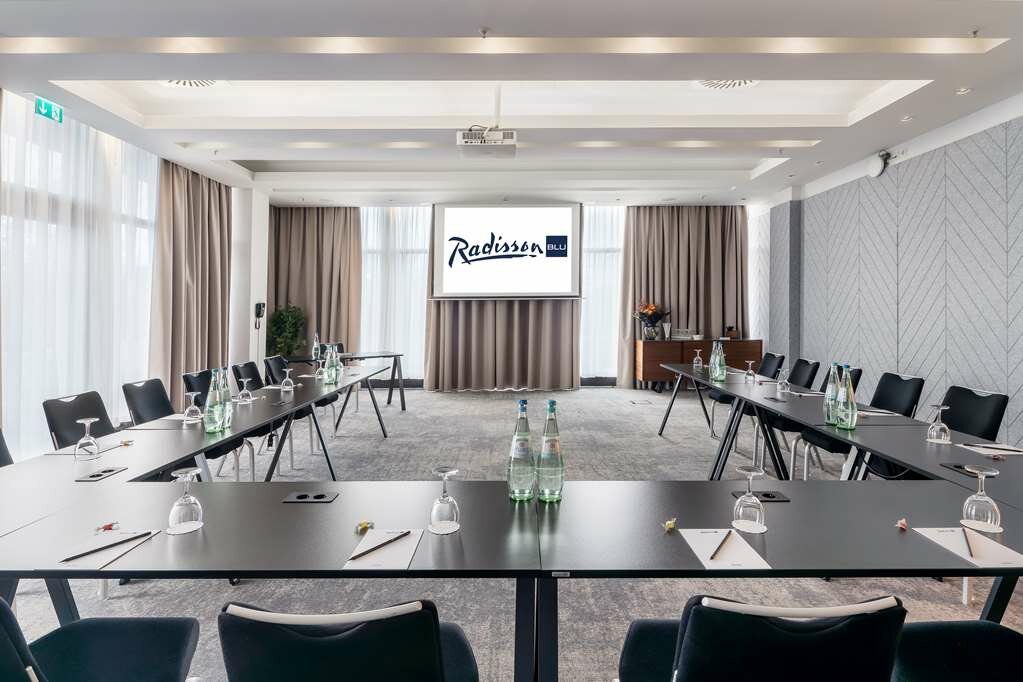 Фото Radisson Blu Hotel, Hamburg