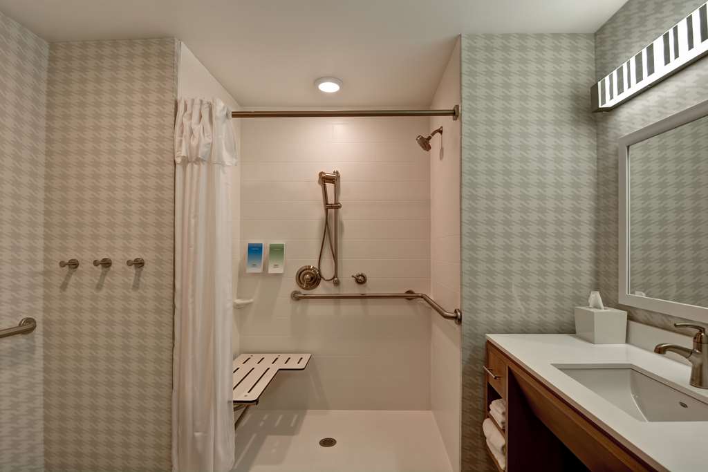 Фото Home2 Suites by Hilton Tampa Usf Near Busch Gardens