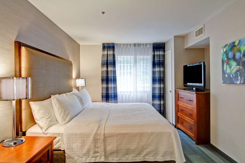 Фото Homewood Suites by Hilton Stratford