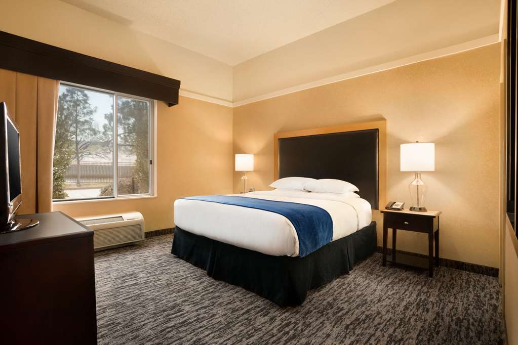 Фото DoubleTree by Hilton Hotel Oklahoma City Airport
