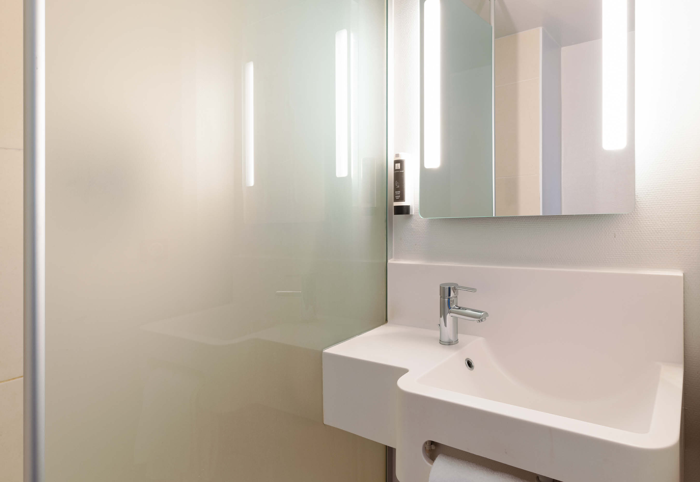 Фото B&b Hotel Lyon Centre Monplaisir