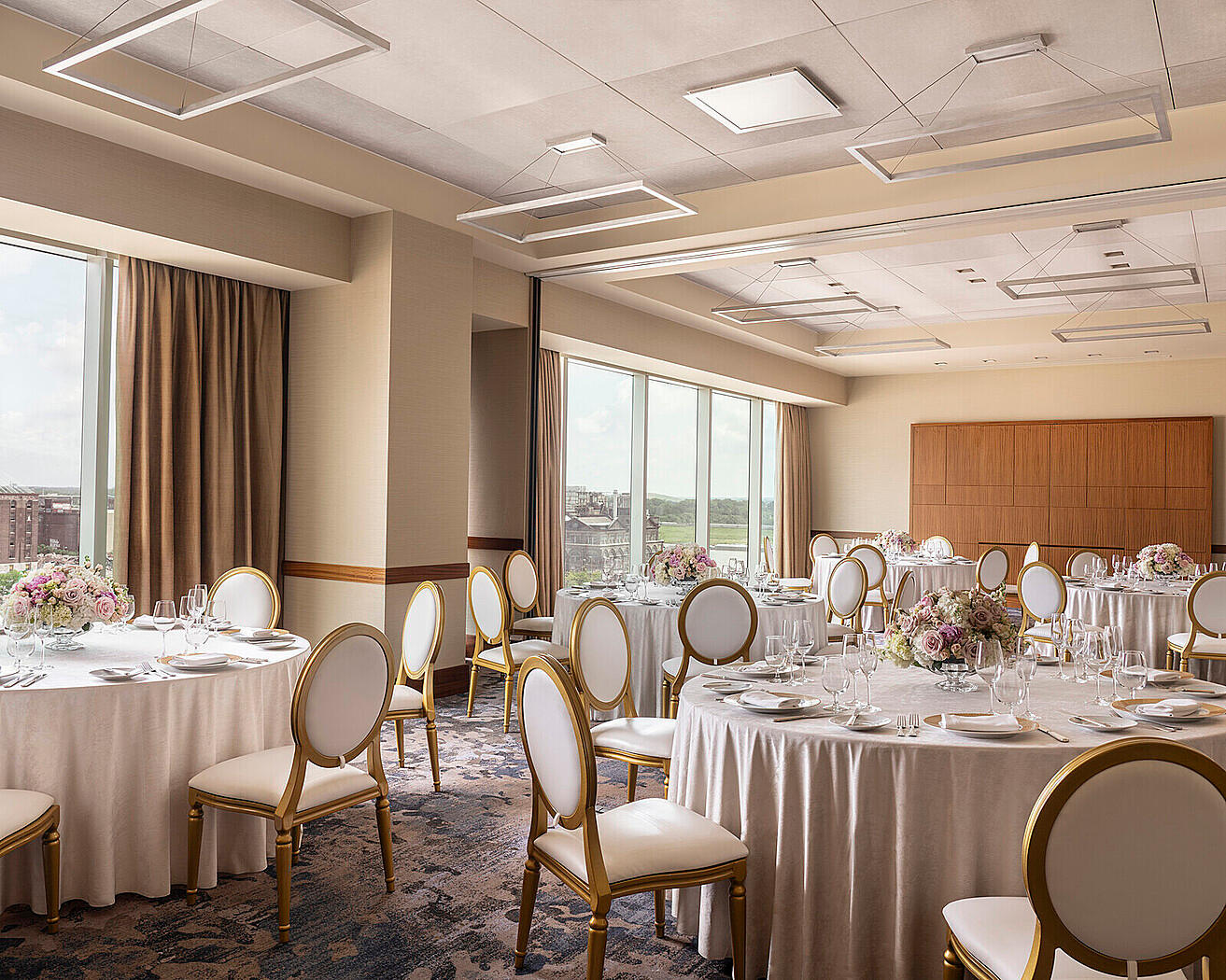 Фото Four Seasons Hotel St Louis