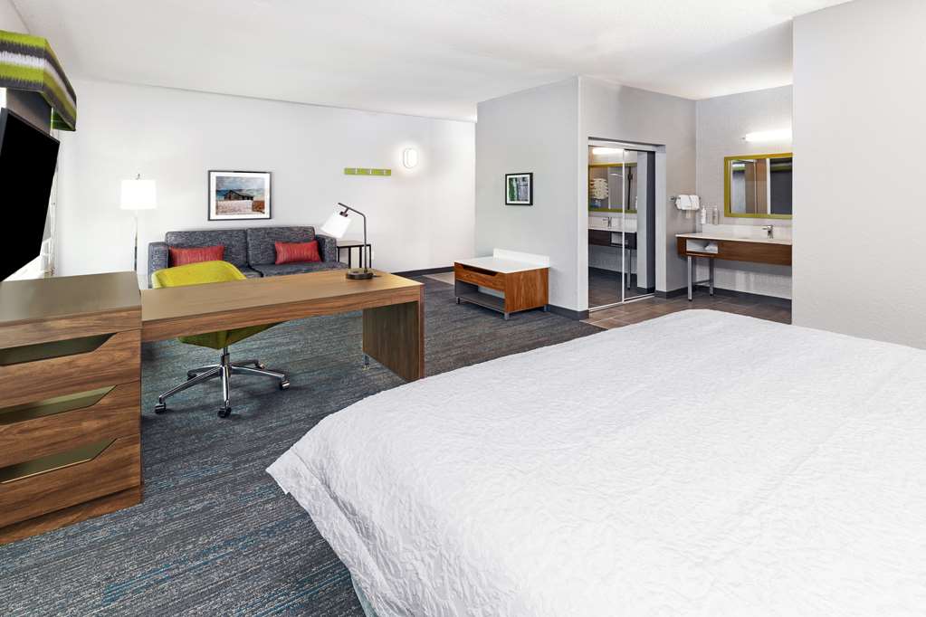 Фото Hampton Inn & Suites Dallas I-30 Cockrell Hill