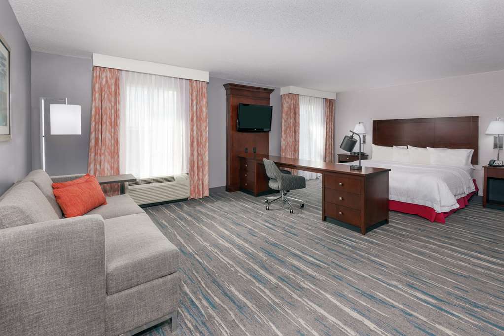 Фото Hampton Inn & Suites Orlando Airport @ Gateway Village