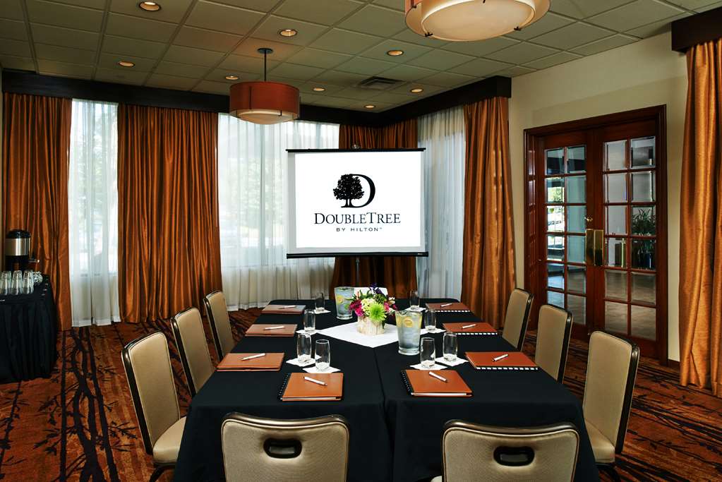 Фото DoubleTree by Hilton Hotel Flagstaff
