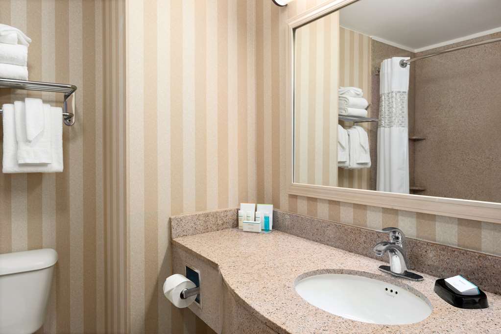 Фото Hampton Inn & Suites Detroit/Sterling Heights