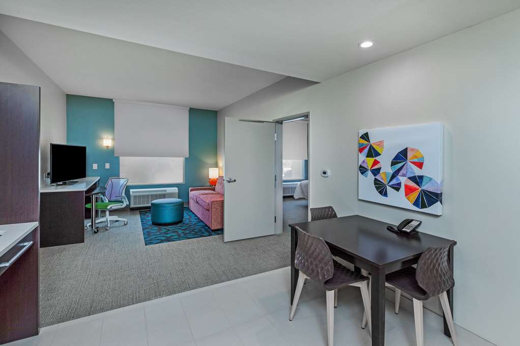Фото Home2 Suites by Hilton Midland East
