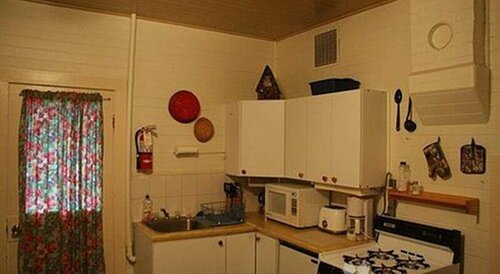 Гостиница Holiday Lodge Cabins в Банффе