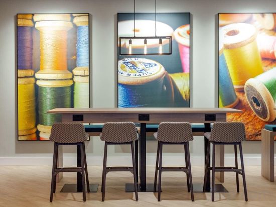 Фото Hampton by Hilton Blackburn