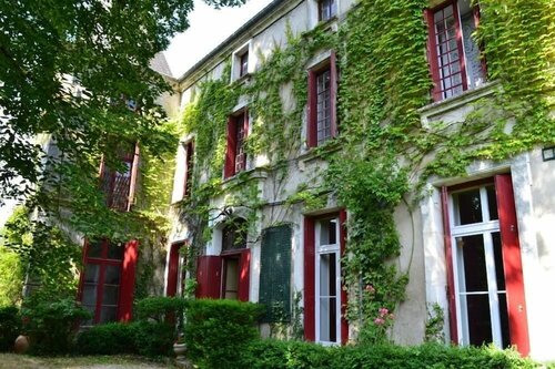 Гостиница Chambres d'hôtes La Cure du Maine Charles в Ангулеме