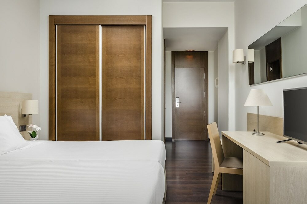 Фото Exe Barcelona Gate