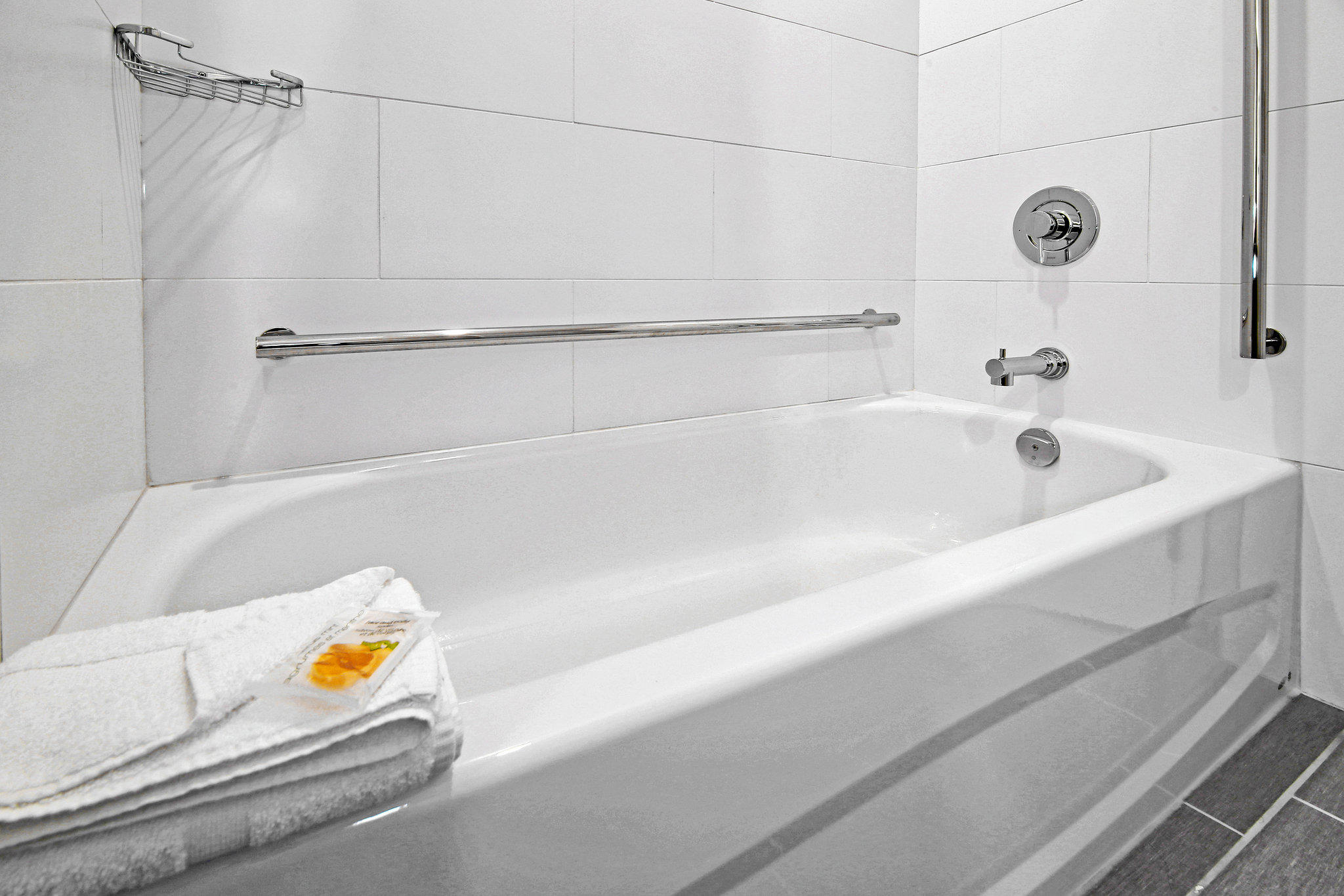 Фото Holiday Inn Hotel & Suites Calgary Airport North by IHG