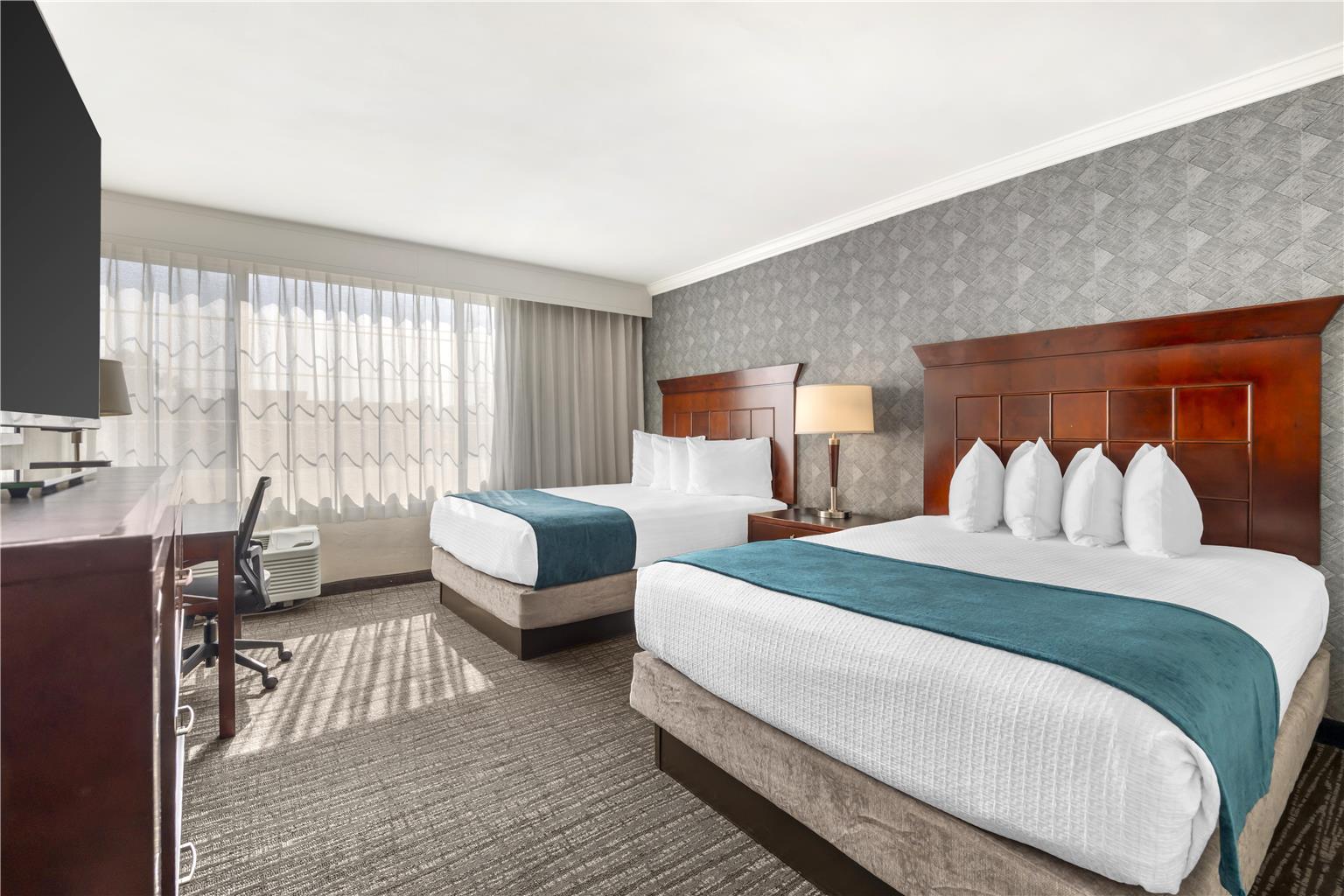 Фото Best Western Plus Carriage Inn