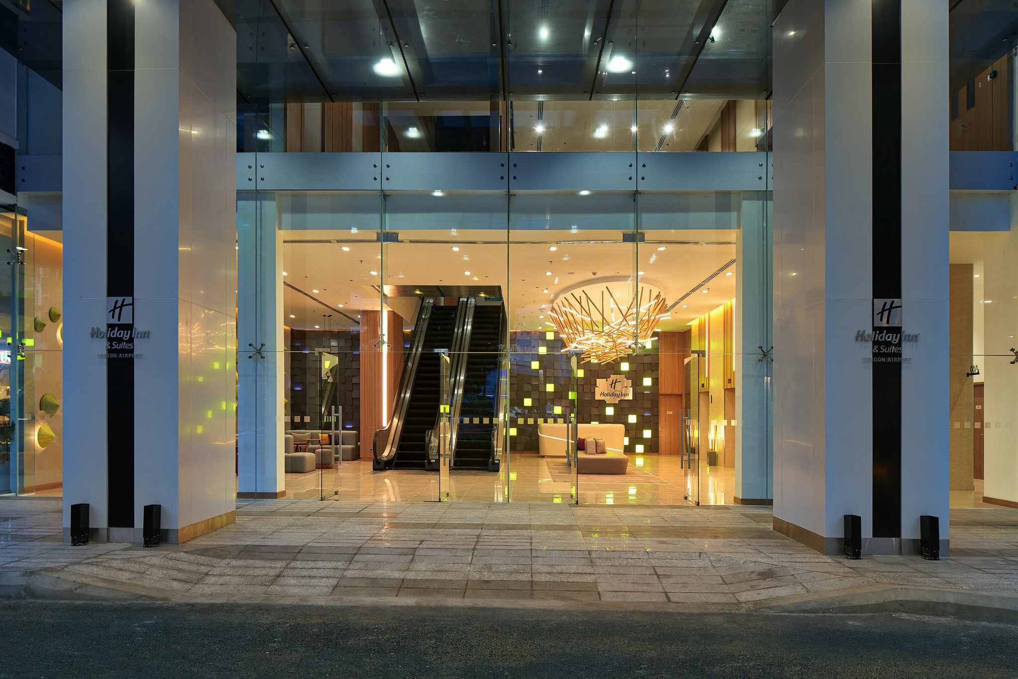 Фото Holiday Inn & Suites Saigon Airport