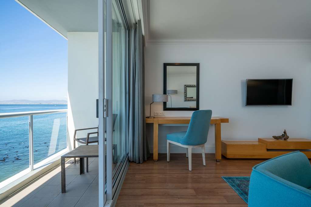 Фото Radisson Collection Hotel, Waterfront Cape Town
