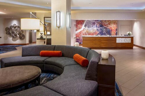 Гостиница DoubleTree Suites by Hilton Hotel Minneapolis в Миннеаполисе