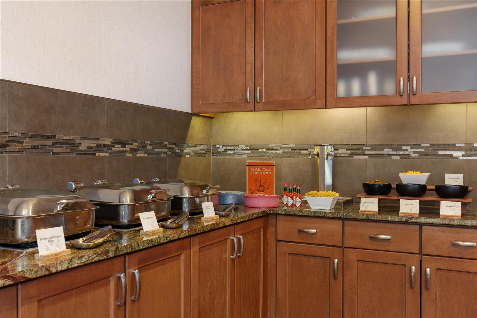 Фото Homewood Suites by Hilton TechRidge Parmer @ I-35