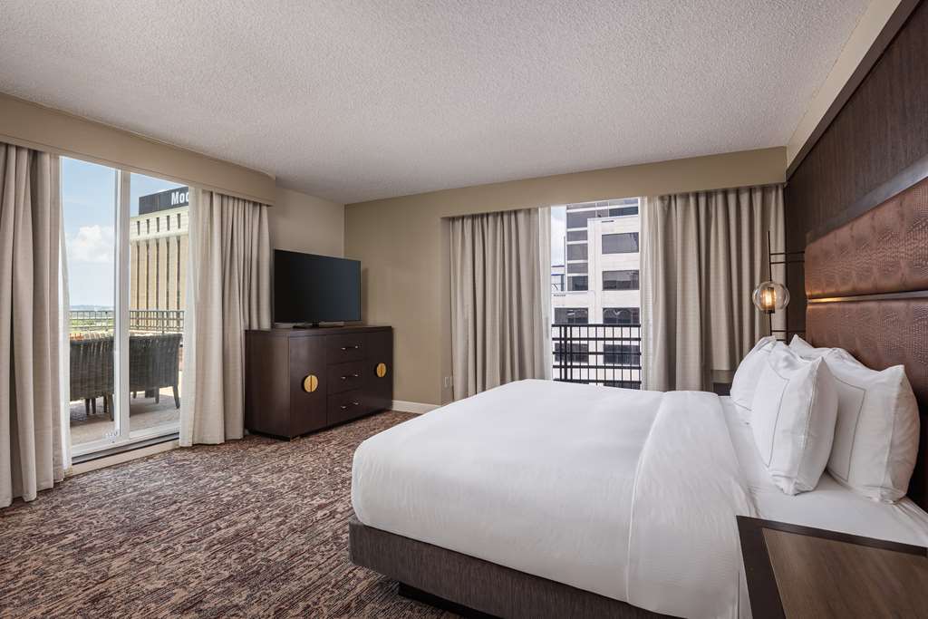 Фото DoubleTree Suites by Hilton Hotel Austin