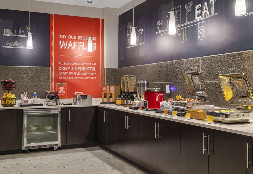 Фото Hampton Inn & Suites Worcester