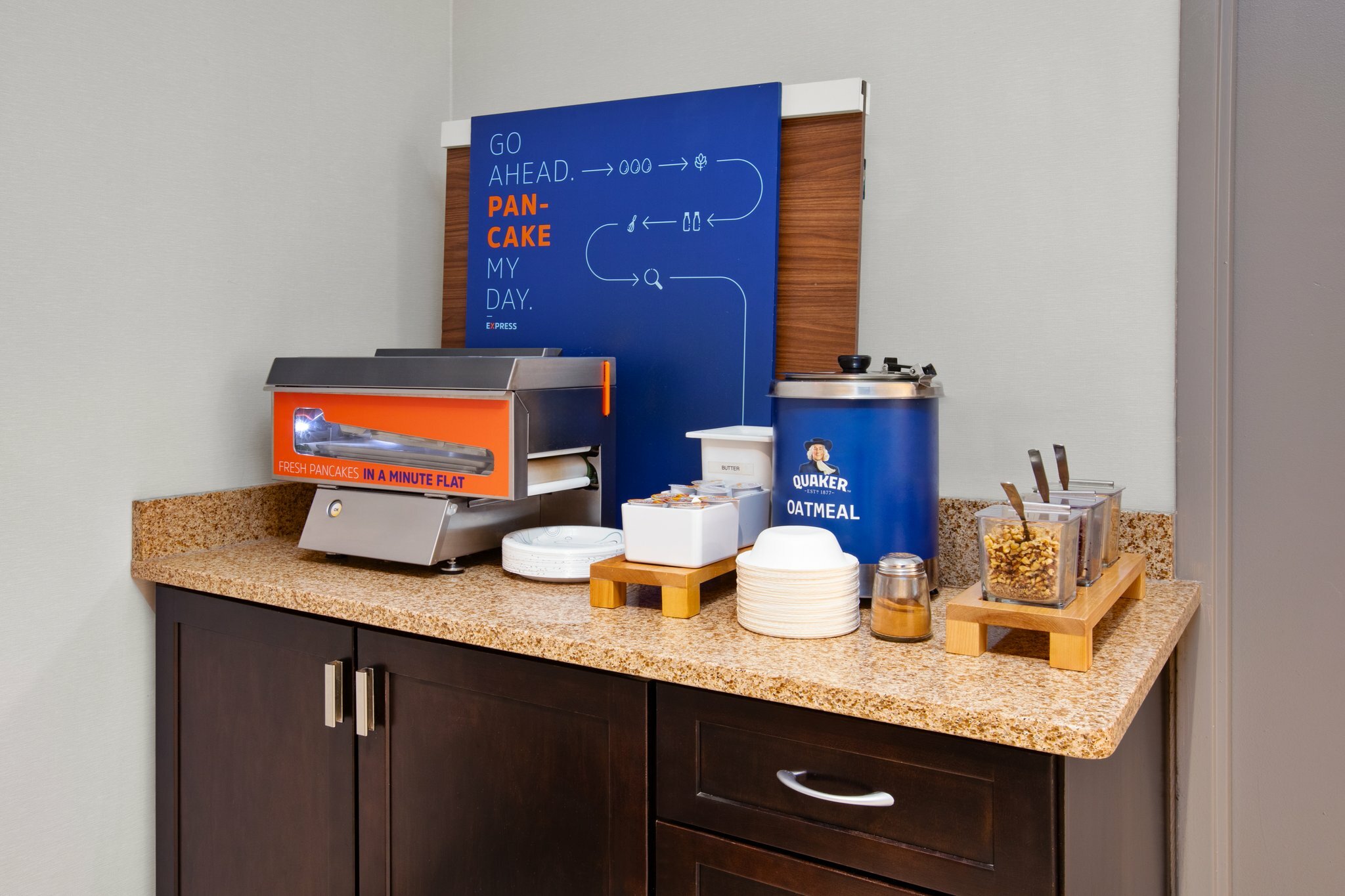 Фото Holiday Inn Express Hotel & Suites Grand Rapids-North, an Ihg Hotel