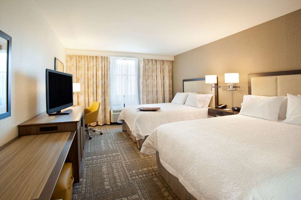 Фото Hampton Inn & Suites Minneapolis Downtown