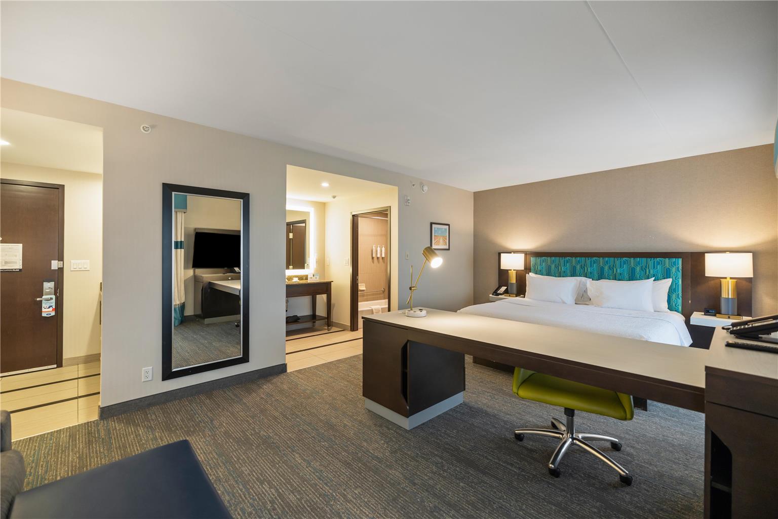 Фото Hampton Inn by Hilton Winnipeg Airport/Polo Park