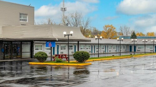 Гостиница Motel6 Cornwall, On в Корнуолле