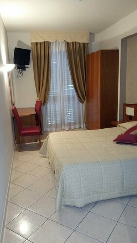 Гостиница Hotel Cavour Asti в Асти