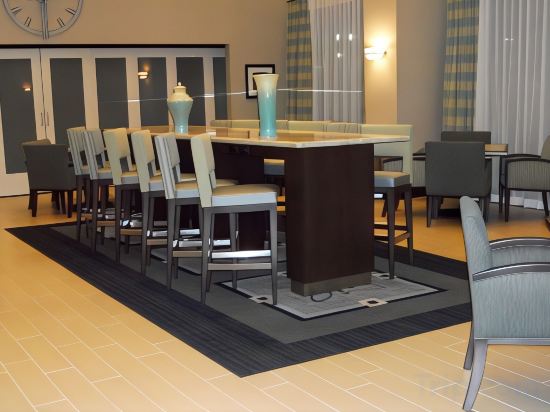 Фото Hampton Inn & Suites Manteca