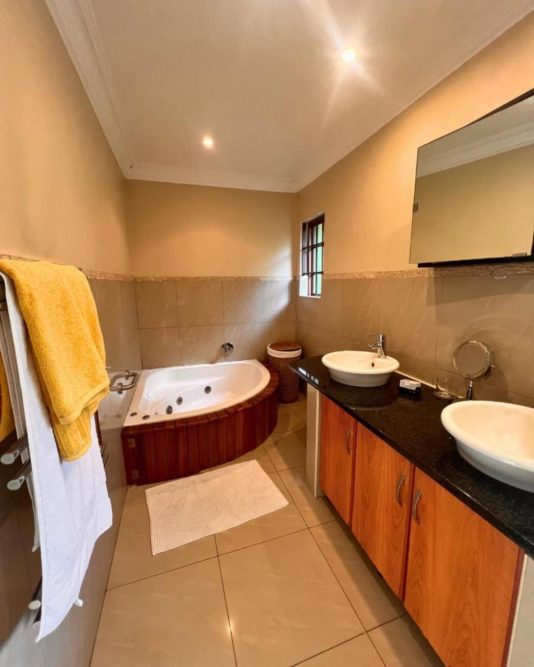 Фото Ekhaya Guest House