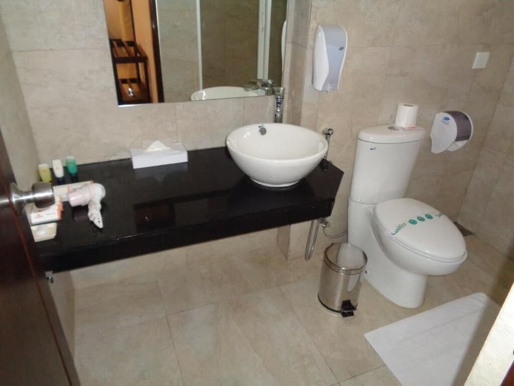 Фото Rajarata Hotel