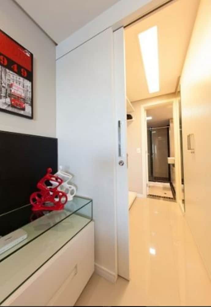 Фото Iate Plaza Hotel