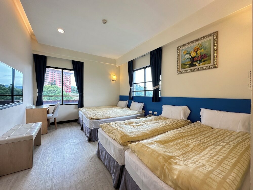Фото Chientan Youth Hotel