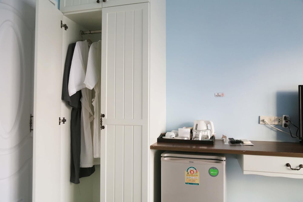 Фото Sea Sand Trees