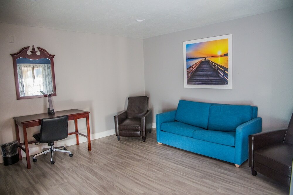 Фото Days Inn by Wyndham Redwood City