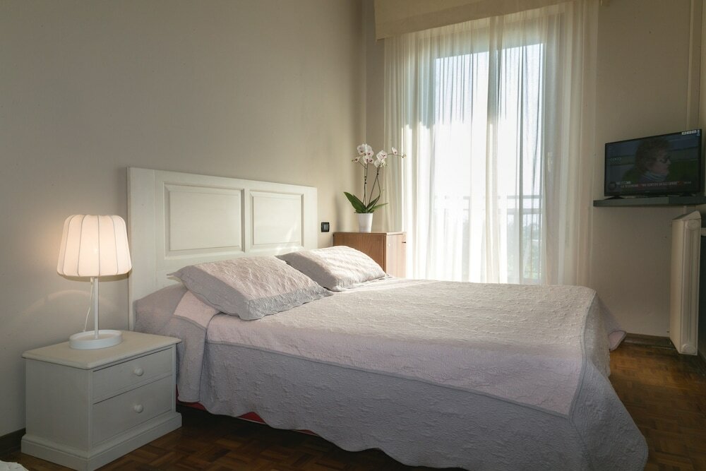 Фото Hotel Mon Repos