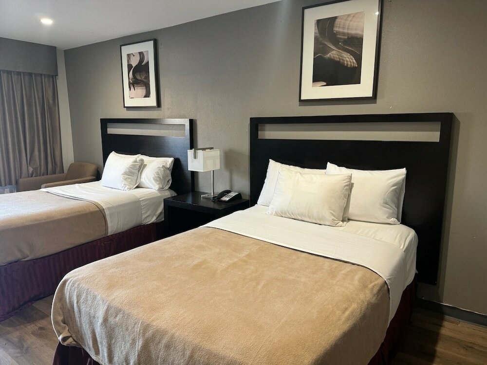 Фото El Cajon Inn & Suites