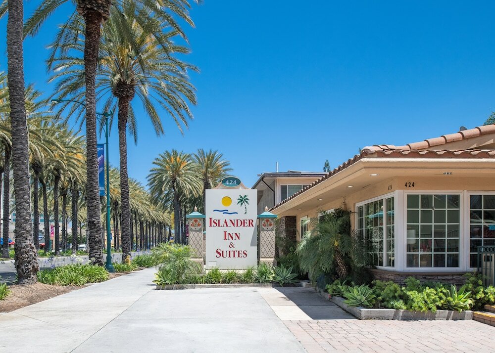 Фото Anaheim Islander Inn and Suites