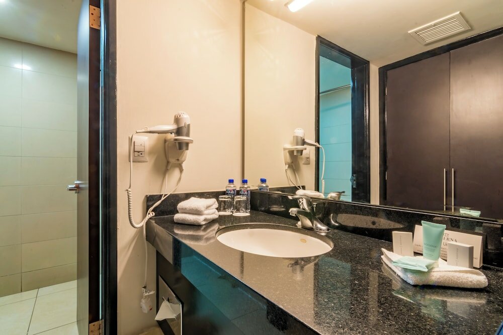 Фото Hotel Lucerna Tijuana