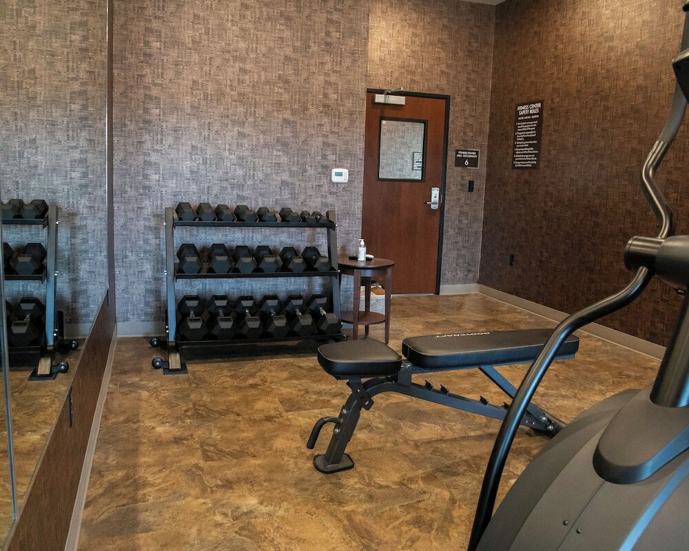 Фото Cobblestone Hotel & Suites - Two Rivers
