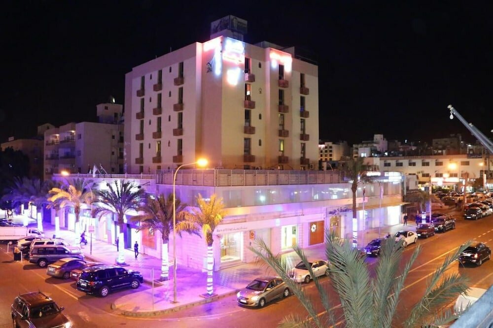 Фото Raed Hotel Suites