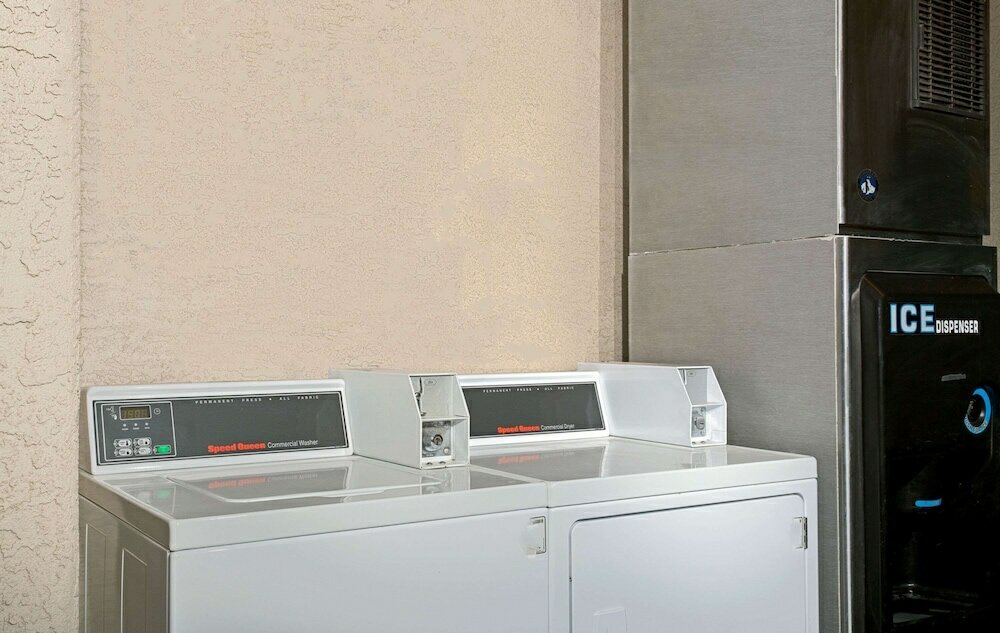 Фото Super 8 by Wyndham Tucson/Grant Road Area Az