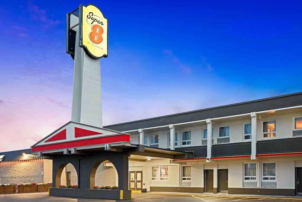 Фото Super 8 by Wyndham Thunder Bay