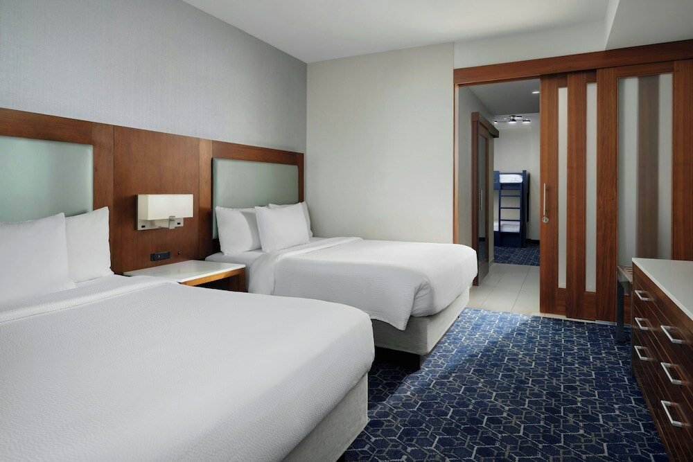 Фото SpringHill Suites by Marriott at Anaheim Resort/Conv. Cntr