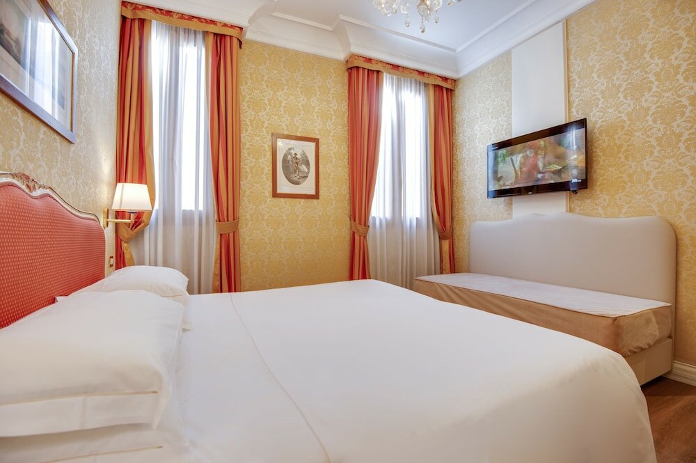 Фото Hotel Antiche Figure