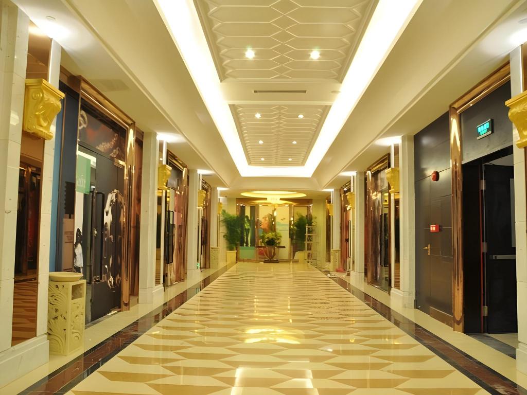 Фото Country Garden Phoenix Hotel Yunfu