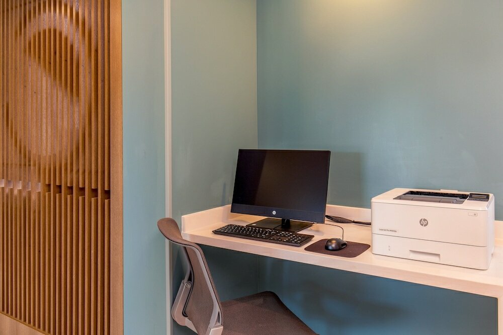 Фото Element Chelmsford